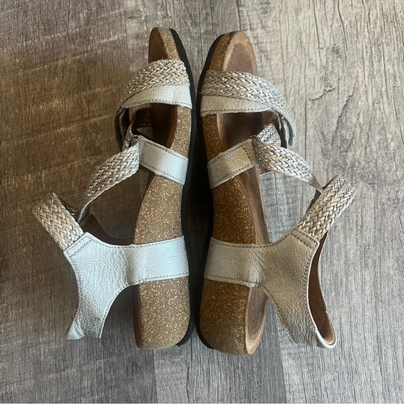 Taos Trulie | Stone | Ankle Sandals - Picture 5 of 8